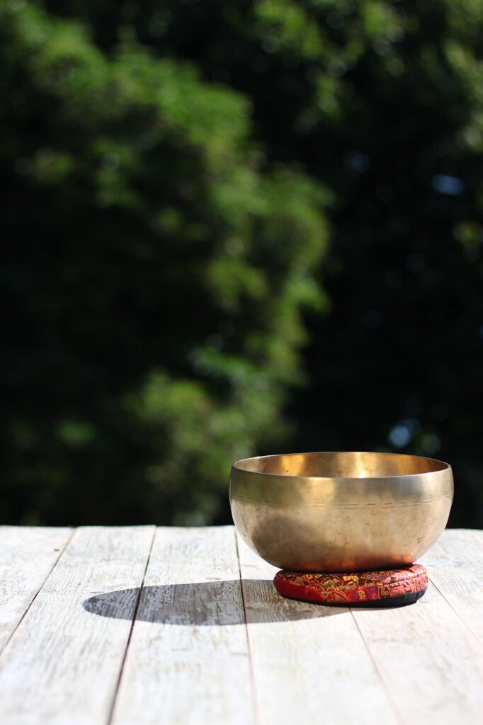 singing bowl, shell, gold, wood, oriental, wellness, sound massage, singing bowl massage, meditation, massage, singing bowl, singing bowl, singing bowl, singing bowl, singing bowl