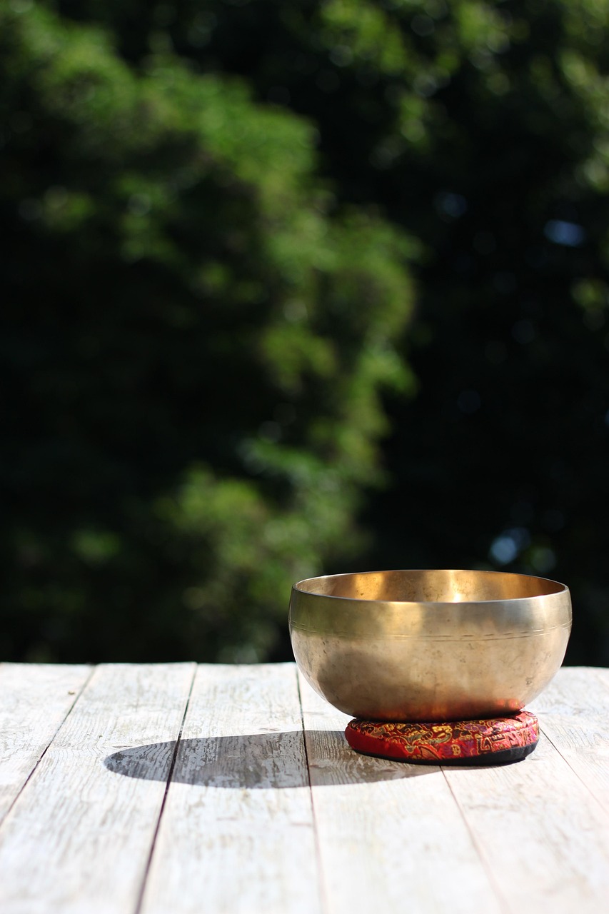 singing bowl, shell, gold, wood, oriental, wellness, sound massage, singing bowl massage, meditation, massage, singing bowl, singing bowl, singing bowl, singing bowl, singing bowl